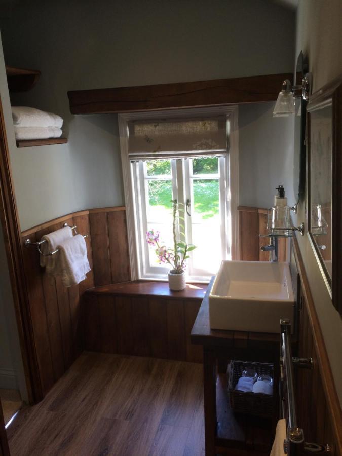 Bow Mill Farm Bed & Breakfast Totnes Exterior photo